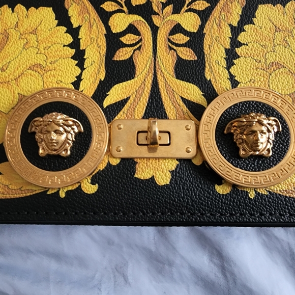 BNIB Versace Medium Barocco Icon Shoulder Bag from SS 2018 Tribute Collection - Picture 10 of 12